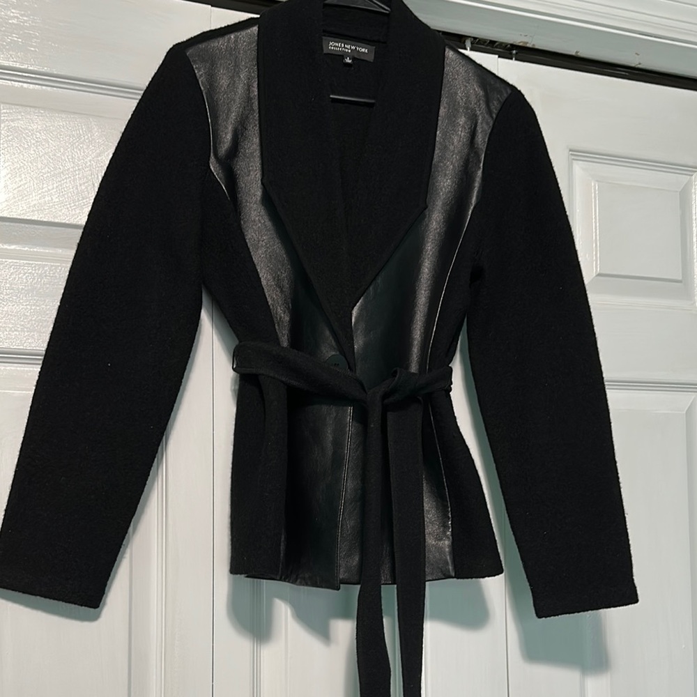 Jones New York Black Blazer with Belt and Lapels